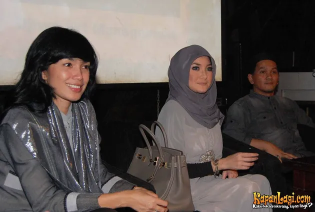 Ussy Sulitiawaty / Andhika Pratama