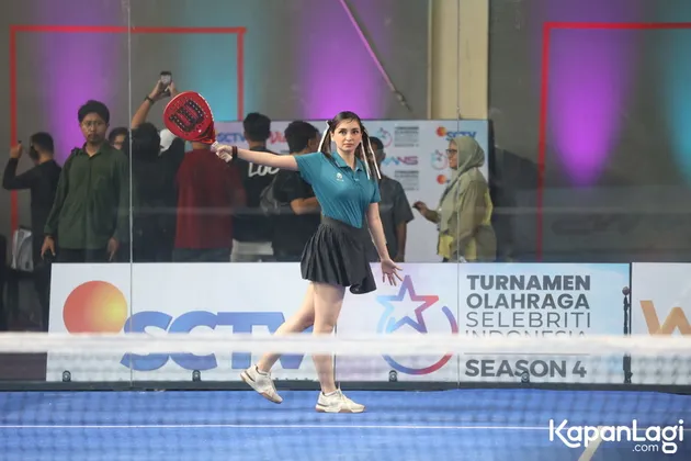 Valerie Tifanka bermain padel di TOSI 4