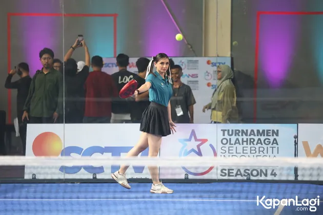 Valerie Tifanka di Lapangan Padel