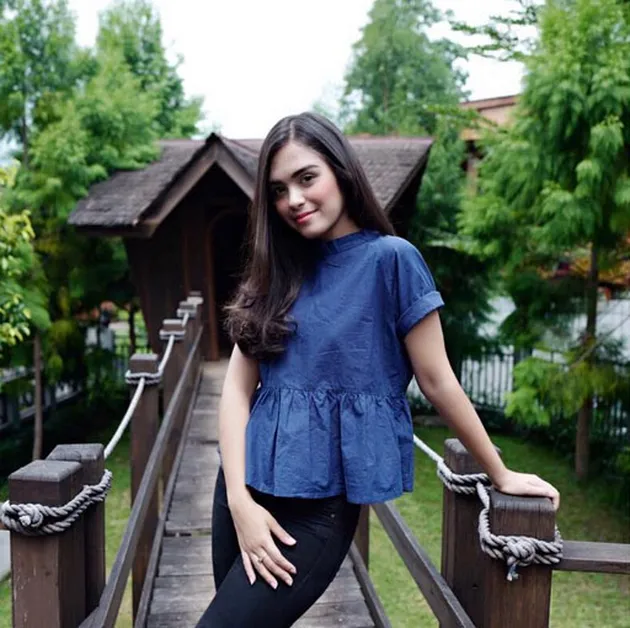 Vebby Palwinta Artis Muda Yang Cantiknya Buat Orang Jatuh Cinta