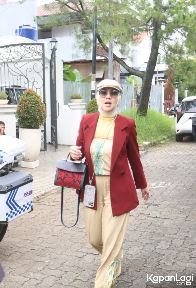 Venna Melinda Tiba di Rumah Duka