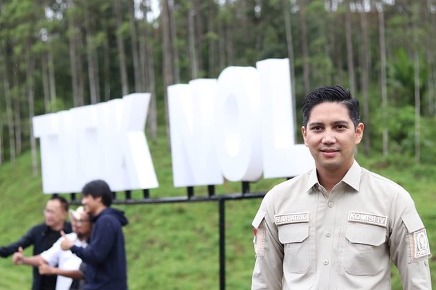 Viral! 7 Portraits of Budi Djiwandono, Prabowo's Handsome Nephew that Mesmerize Netizens