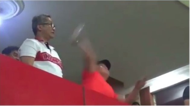 Viral Governor of Central Kalimantan Throws Bottle During Football Match, Frustrated with Referee