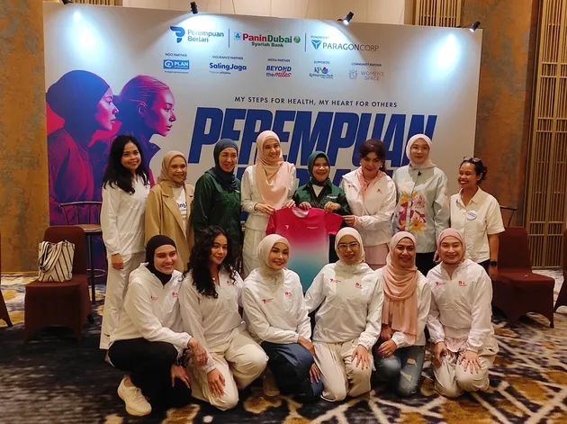 Dhini Aminarti dalam konferensi pers