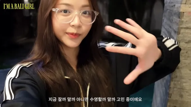 Carmen Hearts2Hearts terbang ke Bali