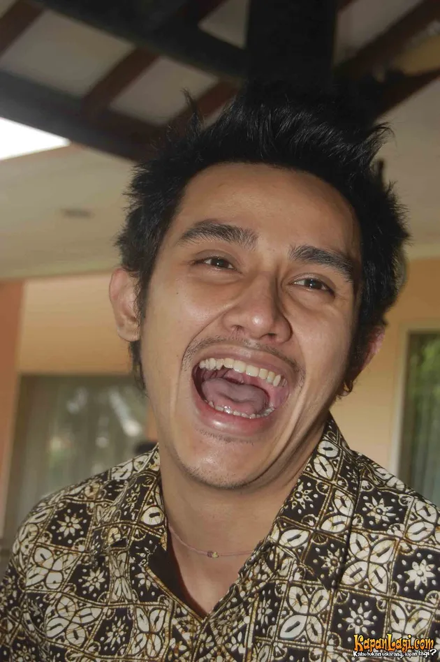 vicky nitinegoro