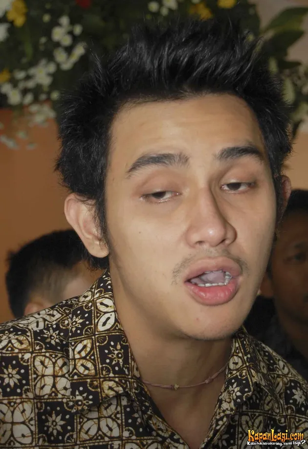 vicky nitinegoro