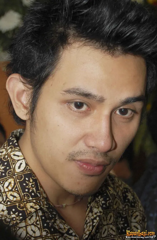 vicky nitinegoro