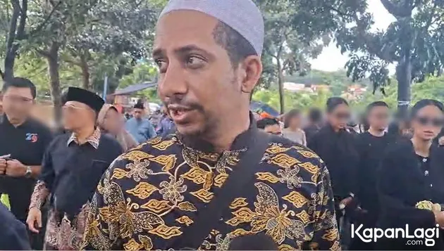Habib Jafar setelah pemakaman Vidi Aldiano