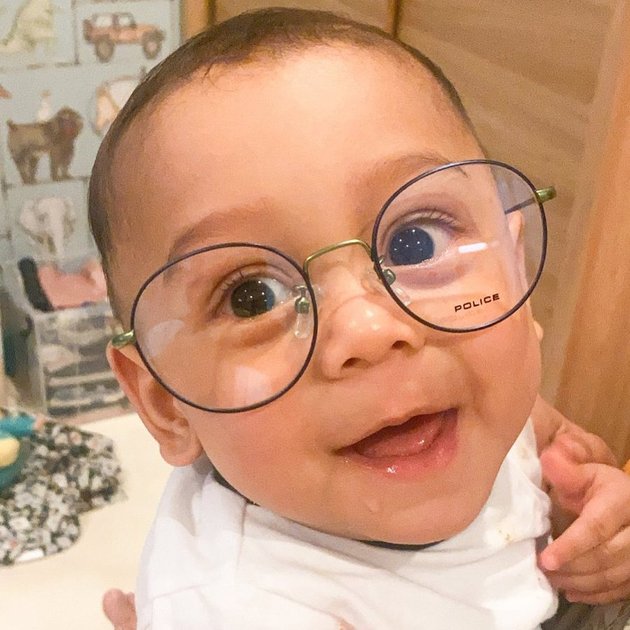 The Combination of Lesti and Rizky Billar's Face, 8 Pictures of Baby Leslar with a Very Stylish Style Even Though He is Only 7 Months Old