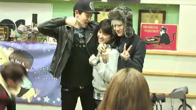 Idol K-Pop Pendek