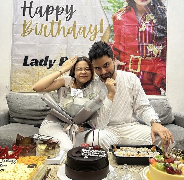 Different from Last Year, 8 Photos of Rara LIDA's 22nd Birthday Celebration Together with Her Lover