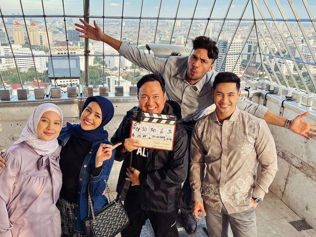 'WEDDING AGREEMENT THE SERIES 2' Coming Soon! 8 Behind the Scenes Photos of Indah Permatasari Wearing a Hijab - Praying for Consistency