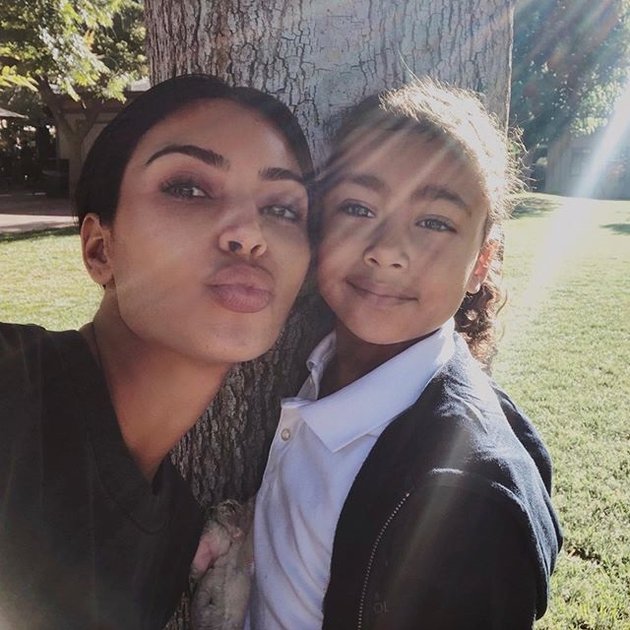 Weekly Hot IG: Funny Photos of Stormi Webster - Brooklyn Beckham and Nicola Peltz's Affection