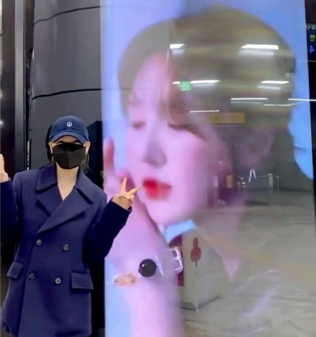 Wendy Red Velvet Celebrates Birthday, Fans Install Videotron in Many Public Places