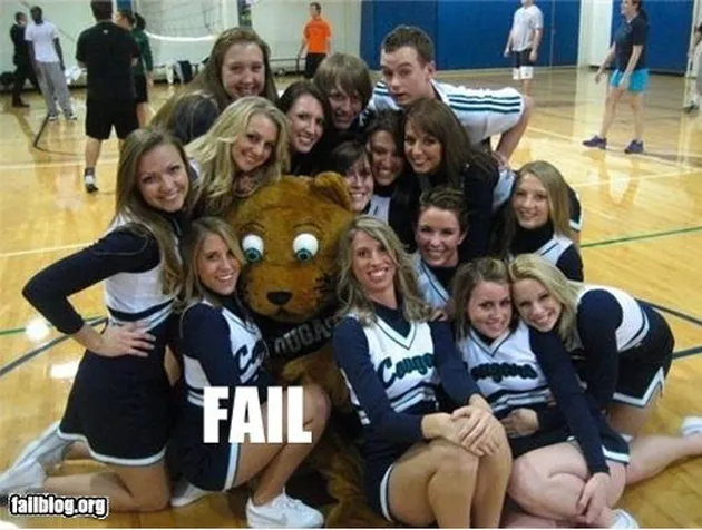 Cowok Ketahuan Lihat Bagian Pribadi