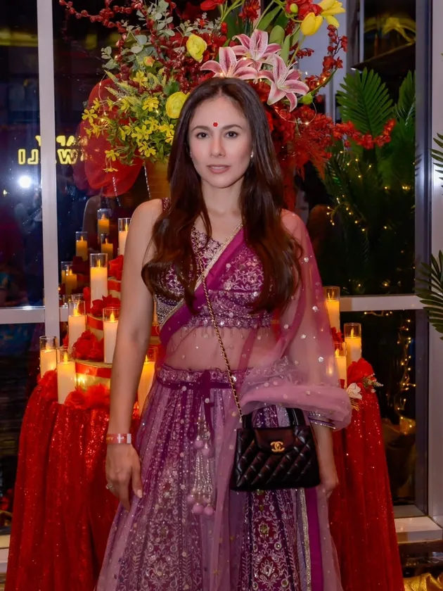 Lehenga Ungu Wulan Guritno