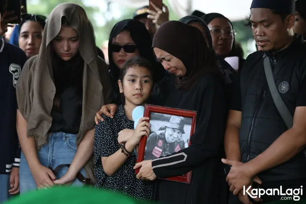 Anak dan istri Gary Iskak