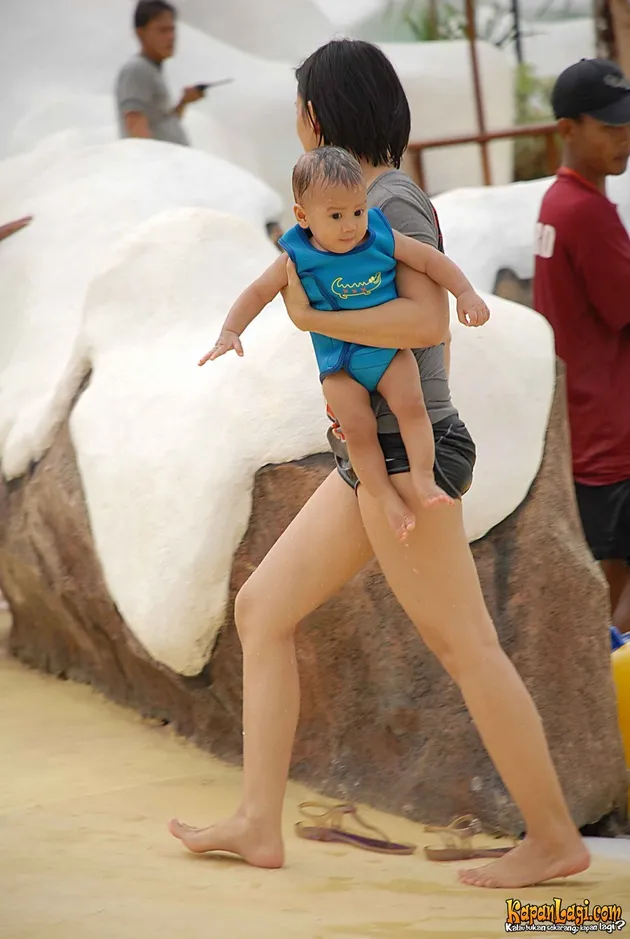 WANDA HAMIDAH DI SNOWBAY TMII - KapanLagi.com