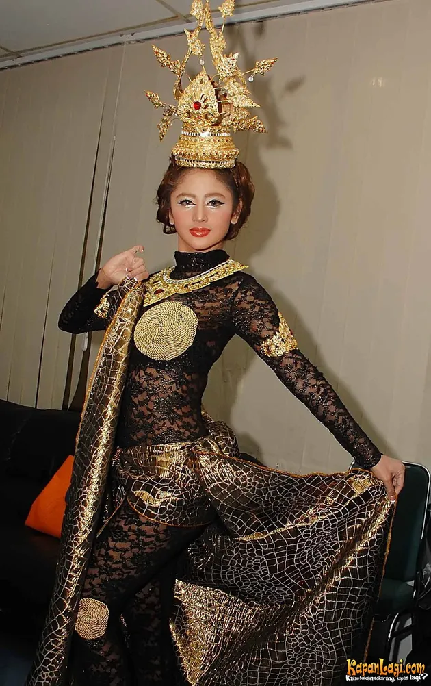 Dewi Perssik