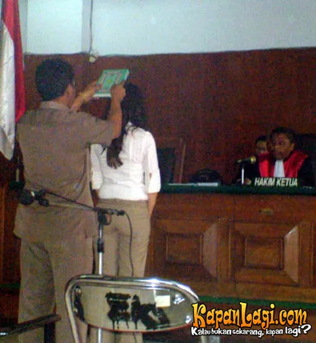 Bersaksi Palsu?