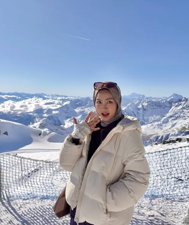 Xaviera Putri Liburan ke Swiss