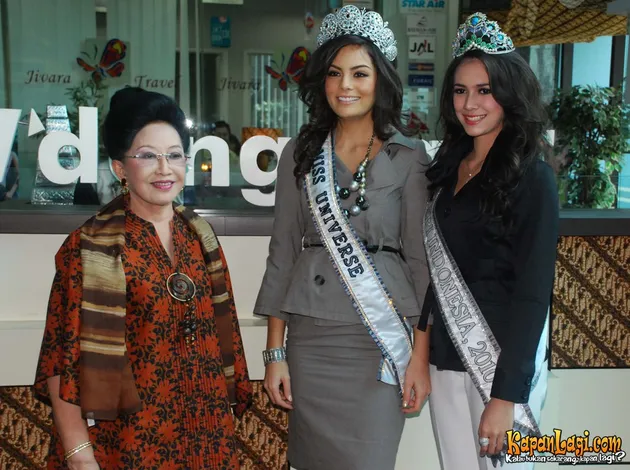 Ximena Navarrete / Nadine Alexandra Dewi Ames