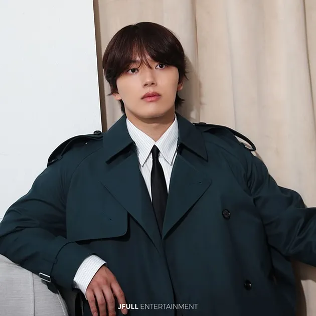 Yeo Jin Goo Pakai Coat