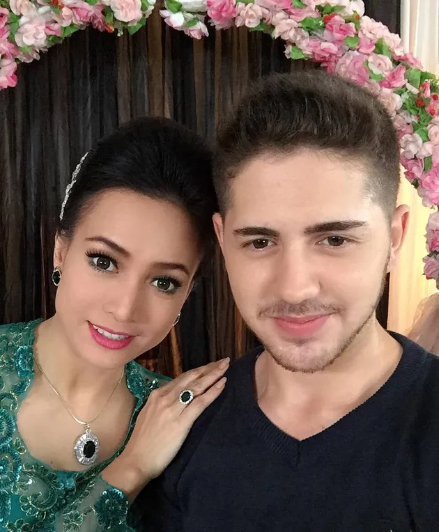 Yoelitta Palar - mama Boy