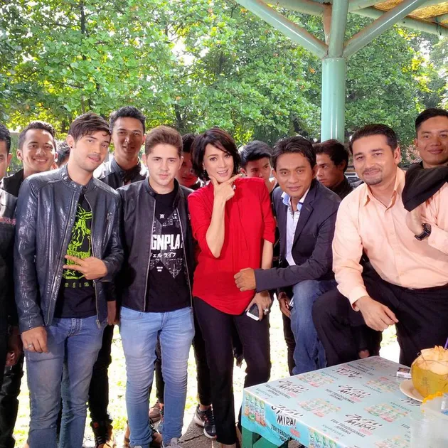Yoelitta Palar - mama Boy
