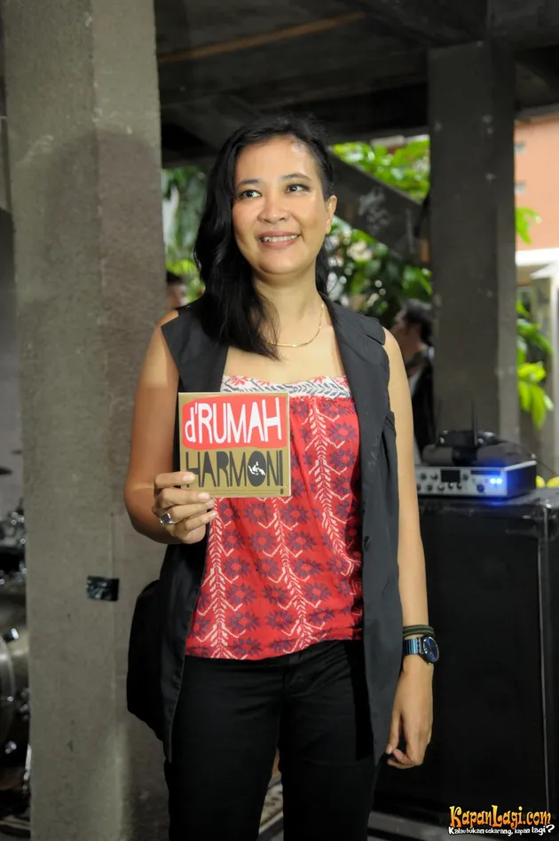 Baru-baru ini, markas grup Slank di jalan Potlot, Duren Tiga, Jakarta Selatan menjadi venue keren peluncuran album D'RUMAH HARMONI.