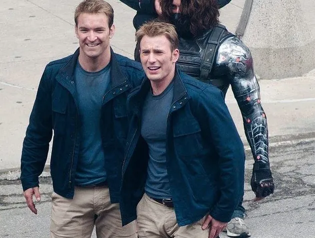 Cast film superhero X stuntman