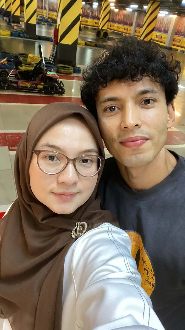 Yulia Rahmayani dan Rifky Alhabsyi selfie