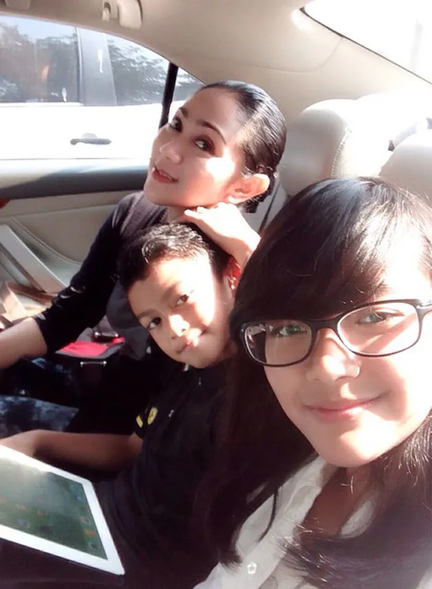 Yunia Shayrie