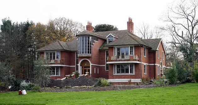 YANG DIINGINKAN KATIE HOLMES DARI TOM CRUISE ADALAH SURI 