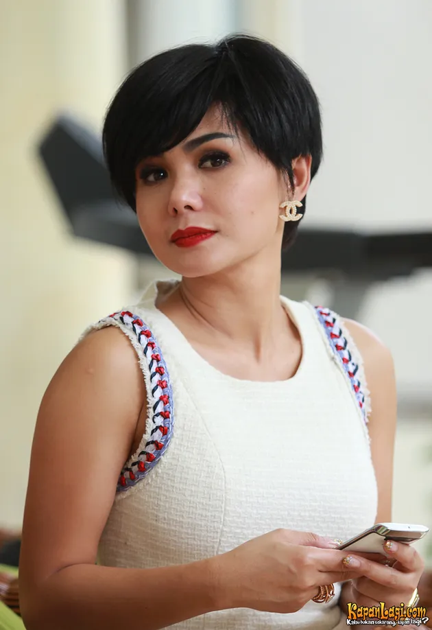 YUNI SHARA TANGGAPI RUMOR IA TERLIBAT PENYUAPAN DIREKSI 