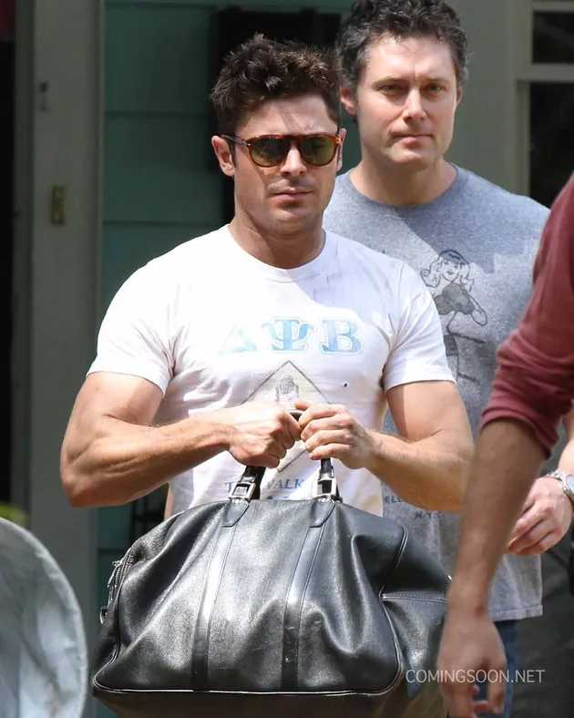 Zac Efron di NEIGHBORS 2