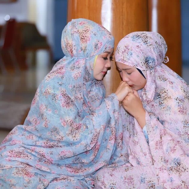 Zara Ridwan Kamil's Daughter Removes Hijab, Atalia Praratya's Response Becomes Netizens' Attention