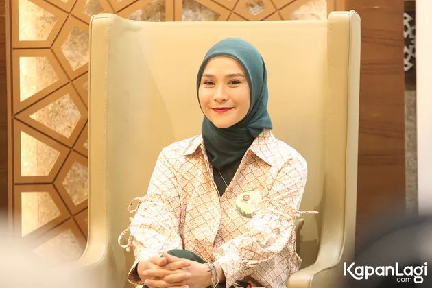 Zaskia Mecca Ajari Anak Berbagi
