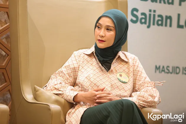 Zaskia Mecca Ajari Anak Berbagi