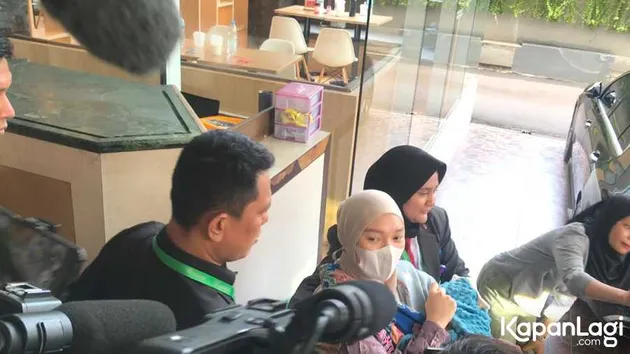 Zaskia Gotik Melahirkan Anak Ketiga