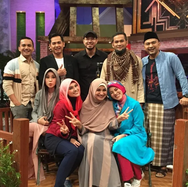 empat aktris berhijab