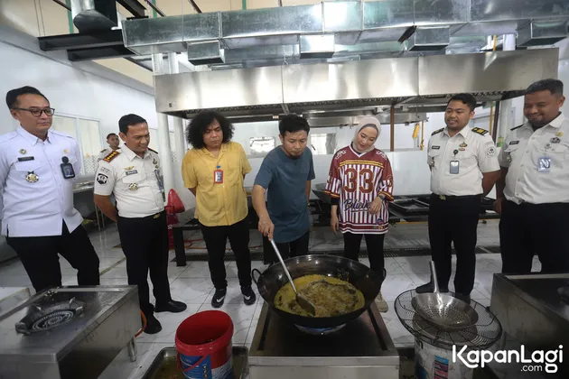 Zul Zivilia Menggoreng Lele