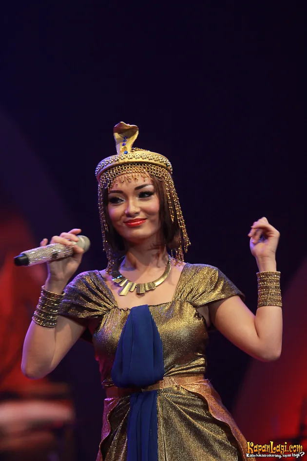 ZASKIA GOTIK UNGKAP KEDEKATANNYA DENGAN MR R - KapanLagi.com