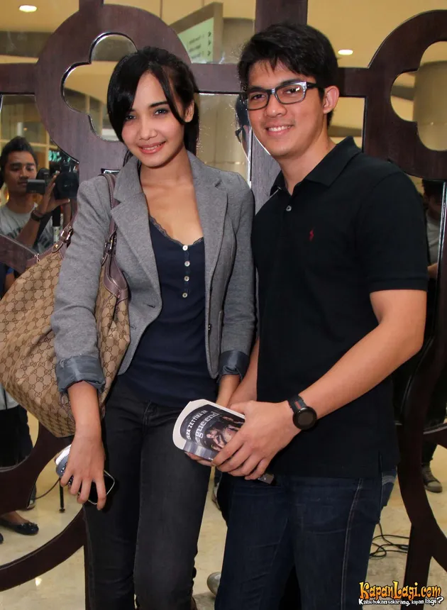 ZASKIA SUNGKAR AJAK IRWANSYAH GEMAR MEMBACA - KapanLagi.com