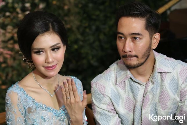 Resmi lamaran dengan Jeje, Syahnaz cerita sosok Raffi Ahmad yang jadi pengganti almarhum ayah. © KapanLagi.com/Agus Apriyanto