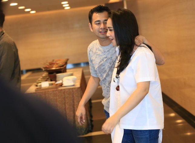 Menurut Raffi, yang biasanya bertanya justru orang di sekitar Nagita ©KapanLagi.com/Agus Apriyanto