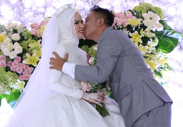 Angel Lelga berusaha mempertahankan pernikahan dengan Vicky ©KapanLagi.com/Agus Apriyanto