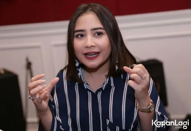 Momen Valentine Prilly Latuconsina dan Maxime Bouttier 