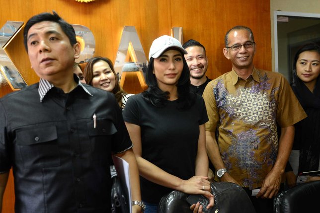 Tyas Mirasih dan suami tegaskan mereka beragama Islam ©KapanLagi.com/Bayu Herdianto